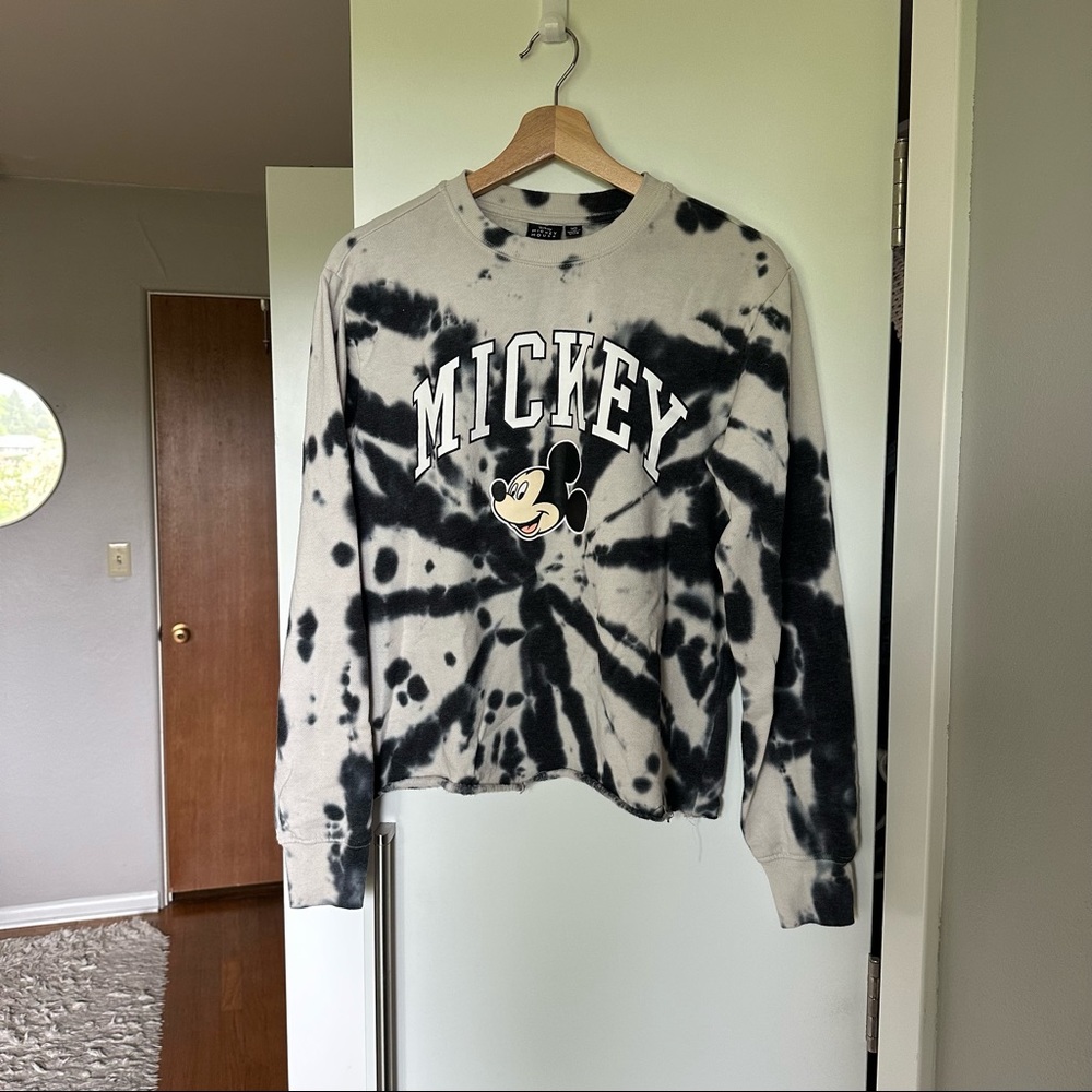 Disney Mickey Mouse crewneck sweatshirt